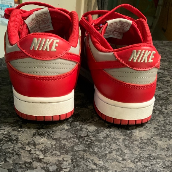 Nike Dunk UNLV 9.5 - Picture 3 of 6